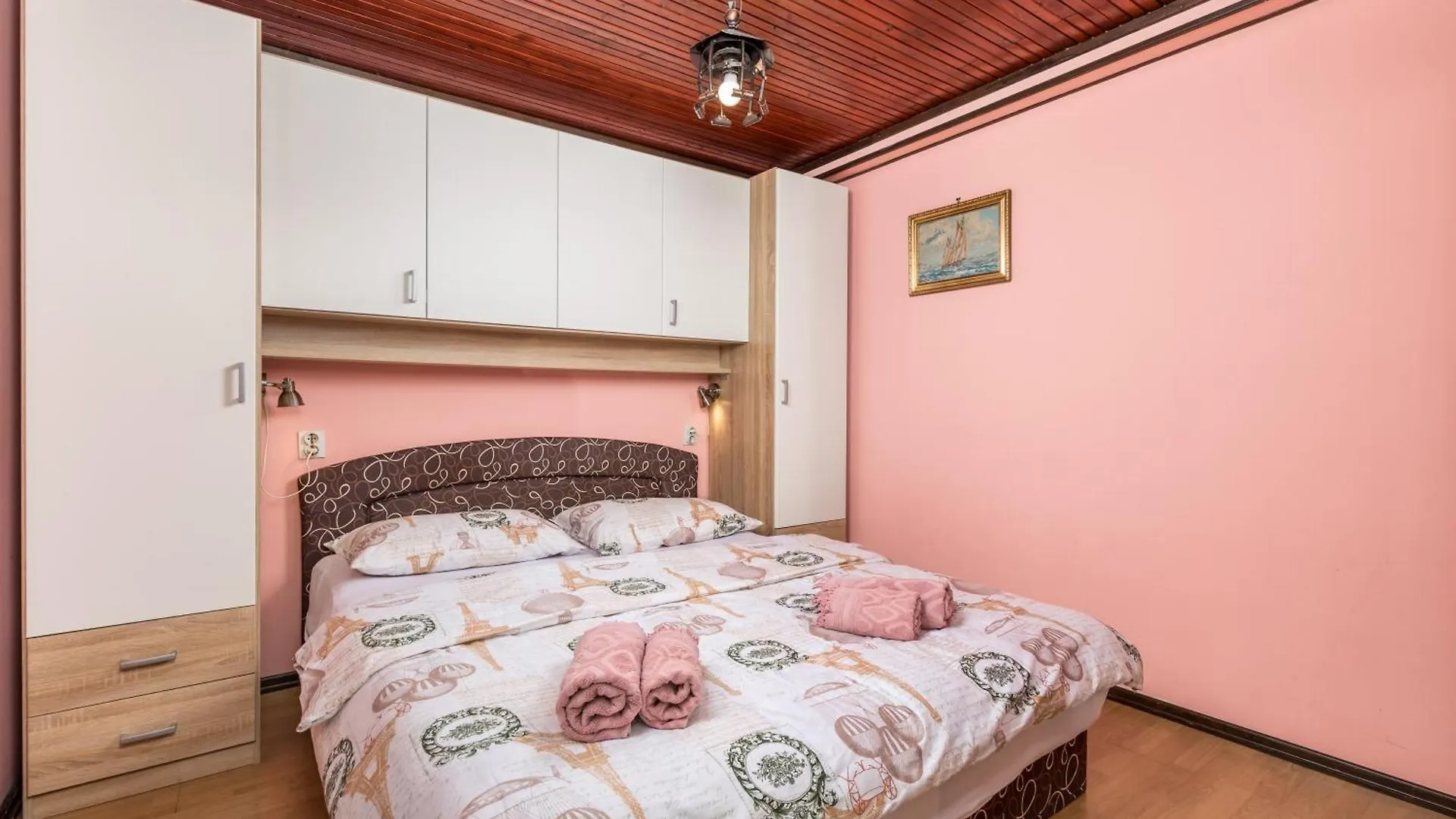 Camelia & Martina Apartments Gostinjska kuća